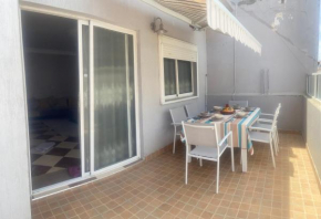 Appartement spacieux avec terrasse à 10 minutes du centre